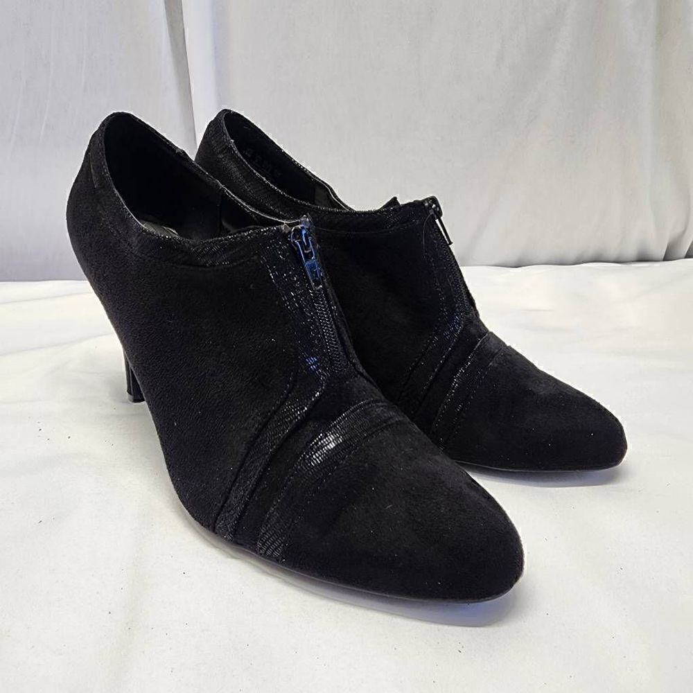 Naturalizer Black Timber Ankle Bootie Heels Size 10